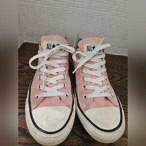 Converse All Star Womens Size 8 Mens Size 6. Great worn Condition. (Bin 8)